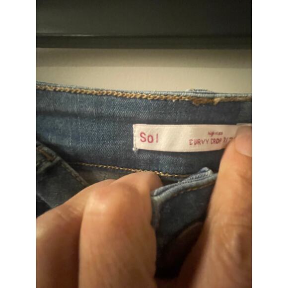 Women's SO jeans size 7 juniors distress high rise curvy crop raw hem - Picture 12 of 16